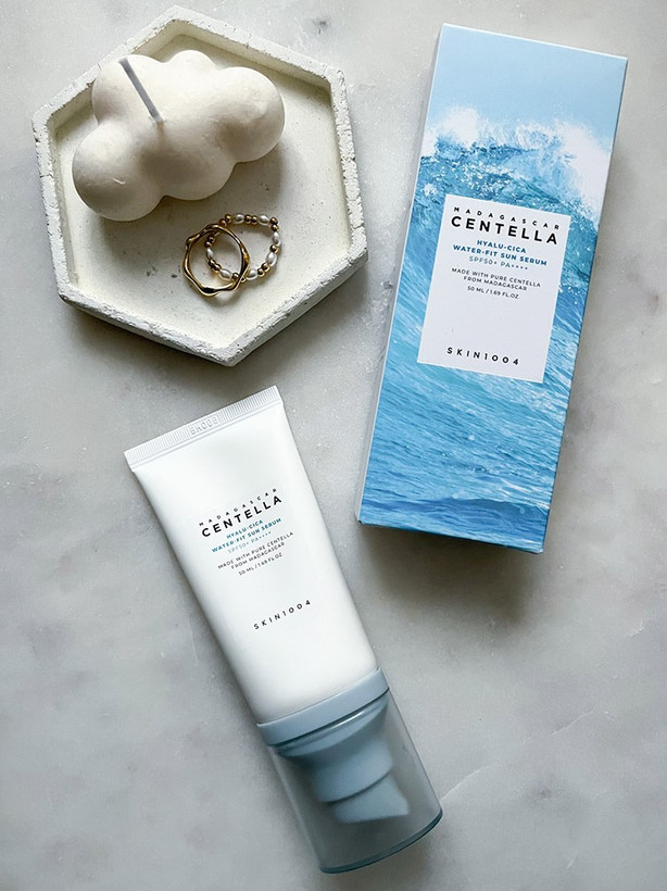 ضد آفتاب سنتلا Centella مدل Hyalu Cica Water حجم 50 میل | محافظت قوی + آبرسانی عمیق | اصل از گلاموناشاپ