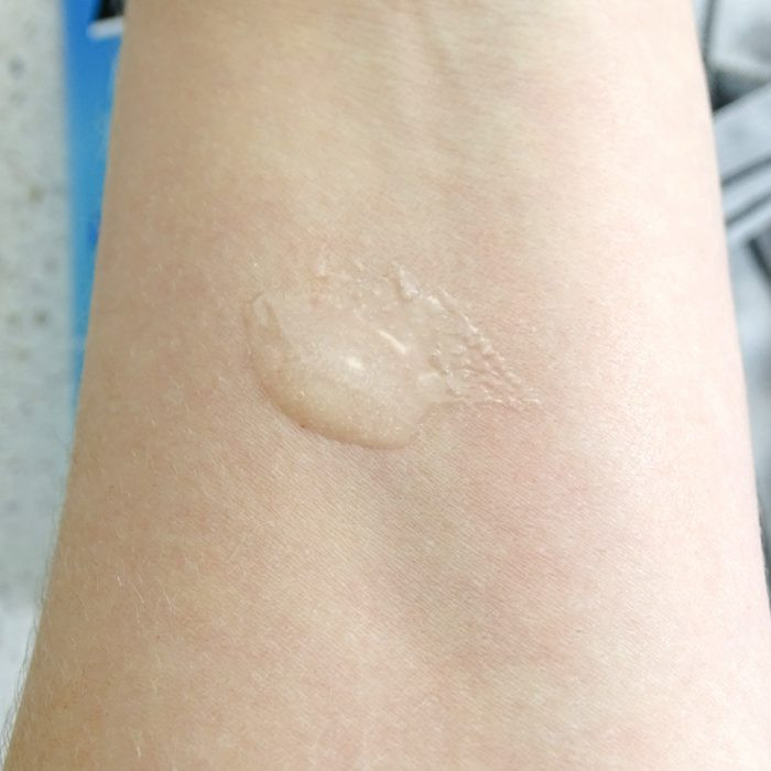 ژل لایهبردار و صافکننده پوست نیتروژنا Neutrogena Hydro Boost Exfoliator Smoothing Gel | پاکسازی عمیق و آبرسانی قوی | اصل از گلاموناشاپ