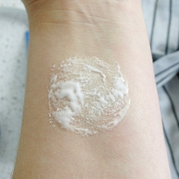 ژل لایهبردار و صافکننده پوست نیتروژنا Neutrogena Hydro Boost Exfoliator Smoothing Gel | پاکسازی عمیق و آبرسانی قوی | اصل از گلاموناشاپ