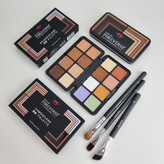 پالت کانسیلر و کانتور فوراور ۵۲ مدل CHP001 | پوشش حرفهای و بینقص برای چهرهای یکدست | اصل از گلاموناشاپ با ضمانت اصالت کالا