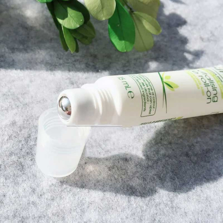 کرم دور چشم رولی سیمپل مدل Revitalising | کاهش پف و تیرگی | حجم ۱۵ میلیلیتر | اصل از گلاموناشاپ