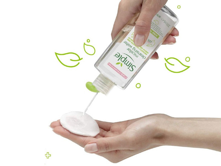 بافت شفاف و سبک میسلار بر روی پد پنبهای