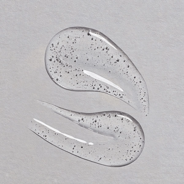 بافت و ظاهر میسلار واتر زغالی گارنیر