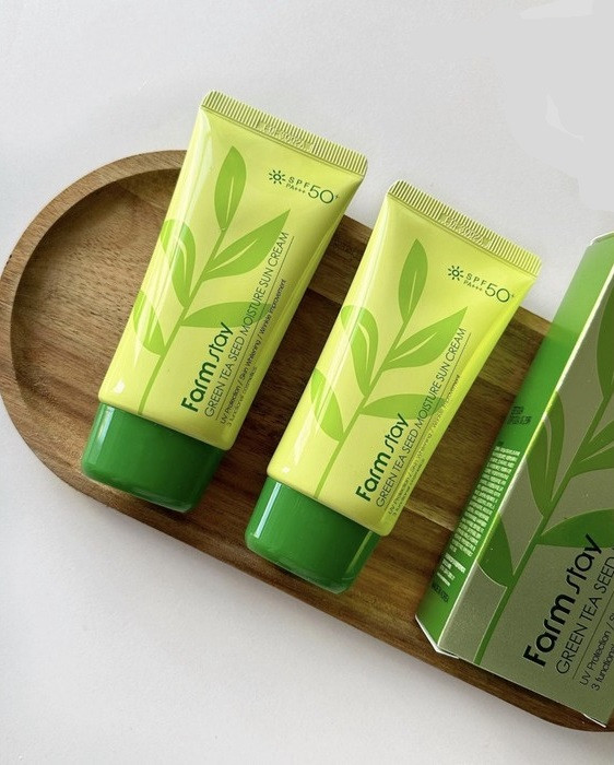 کرم ضد آفتاب چای سبز فارم استی اصل SPF50+ | Farm Stay Green Tea Seed Moisture Sun Cream | گلاموناشاپ